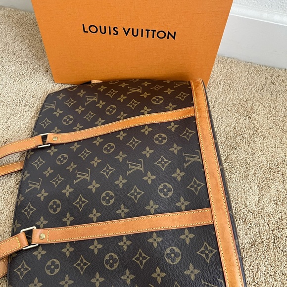 Louis Vuitton Babylon bundle with free fashion bag charm.   Box is not included - Picture 7 of 8
